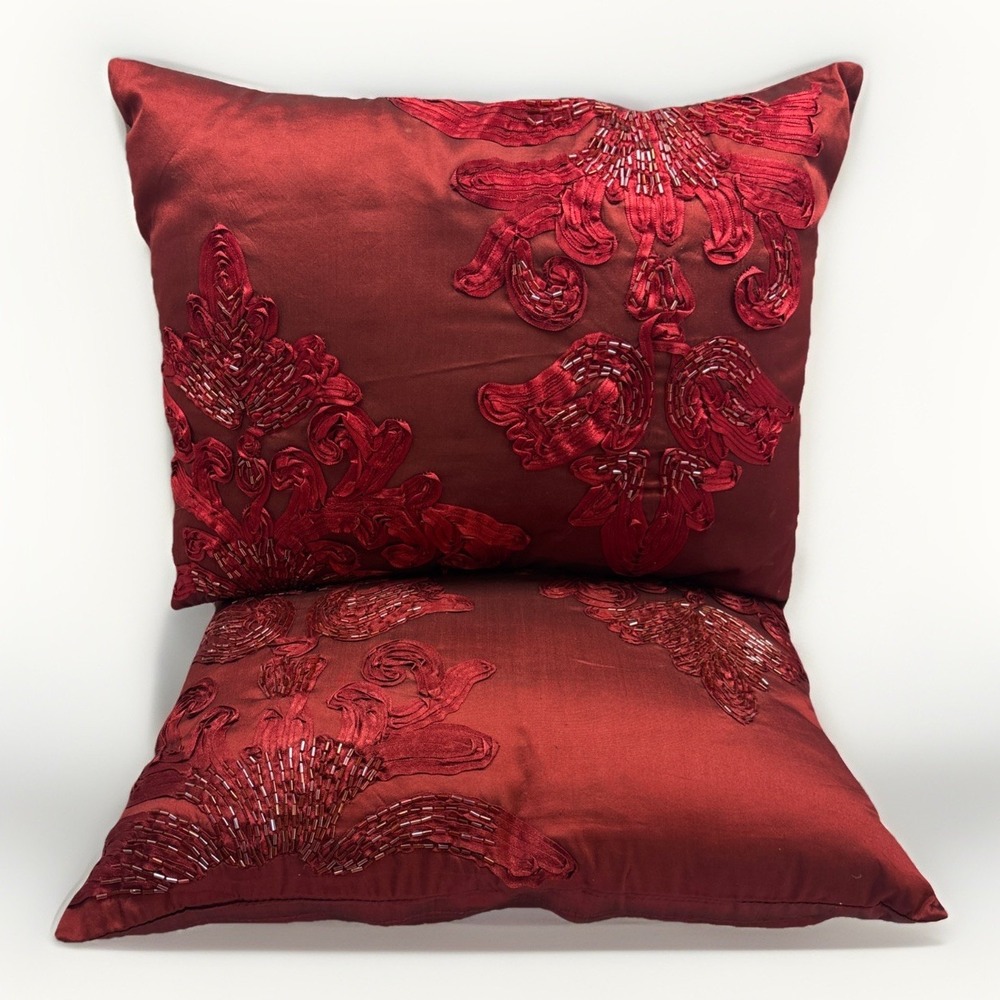 Vtg Set of 2 Pier 1 Beaded Sequin Red Appliqué Ribbon Pillows 18 X14 Inch